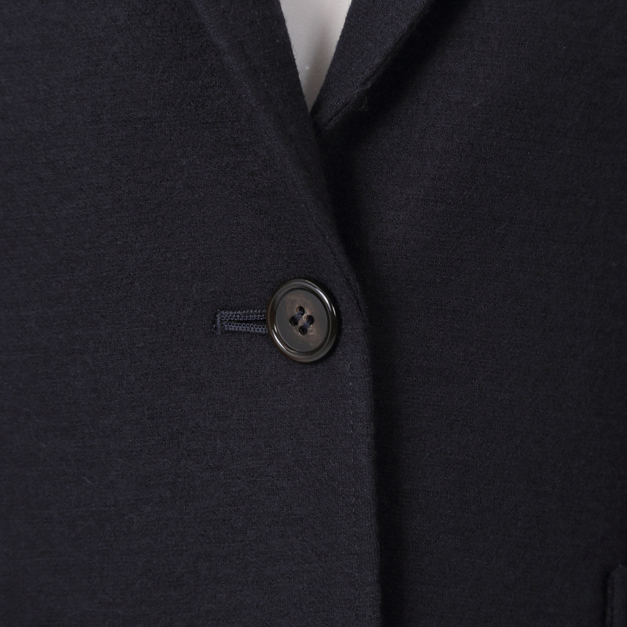 圧縮ウールテーラージャケット ボタン