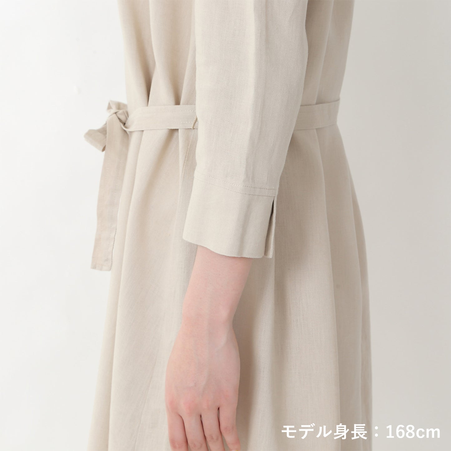 リネンバックギャザーシャツワンピース(model:168cm 着用サイズ:SM)