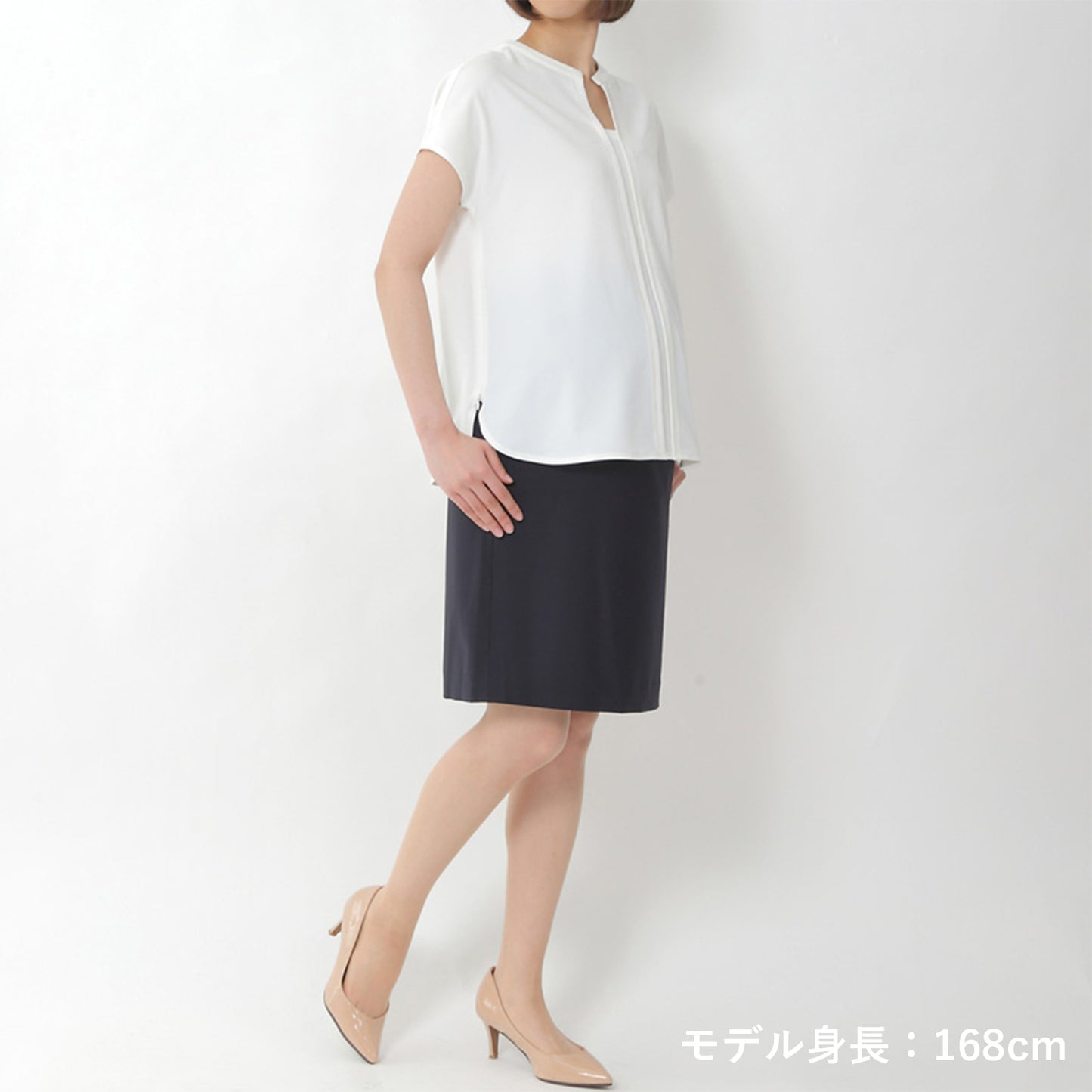 授乳口付ストレッチジョーゼットフレンチスリーブブラウス(model:168cm 着用サイズ:SM)