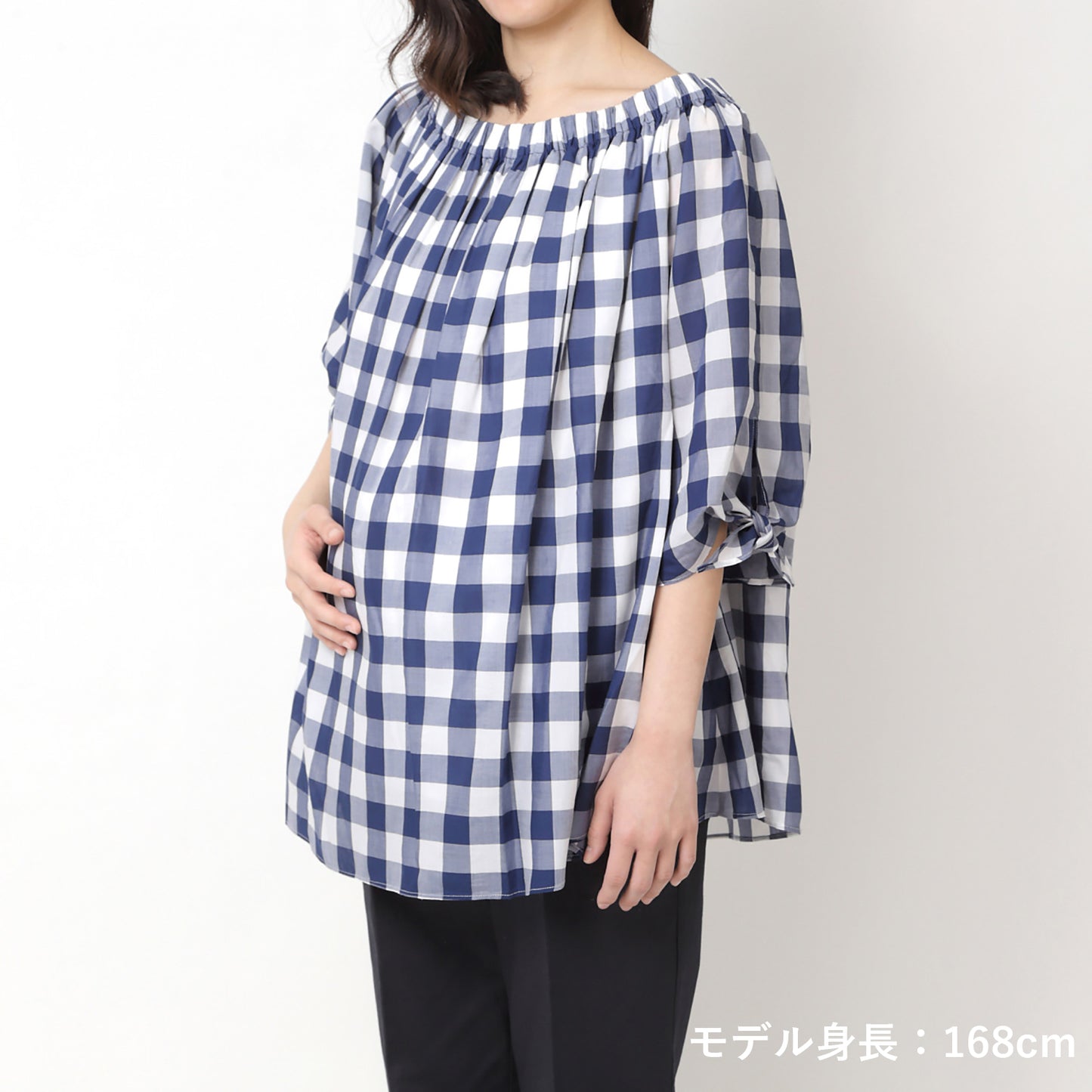 2WAYギャザーネックリボン袖ブラウス × リネンサロペット(model:160cm 着用サイズ:SM)