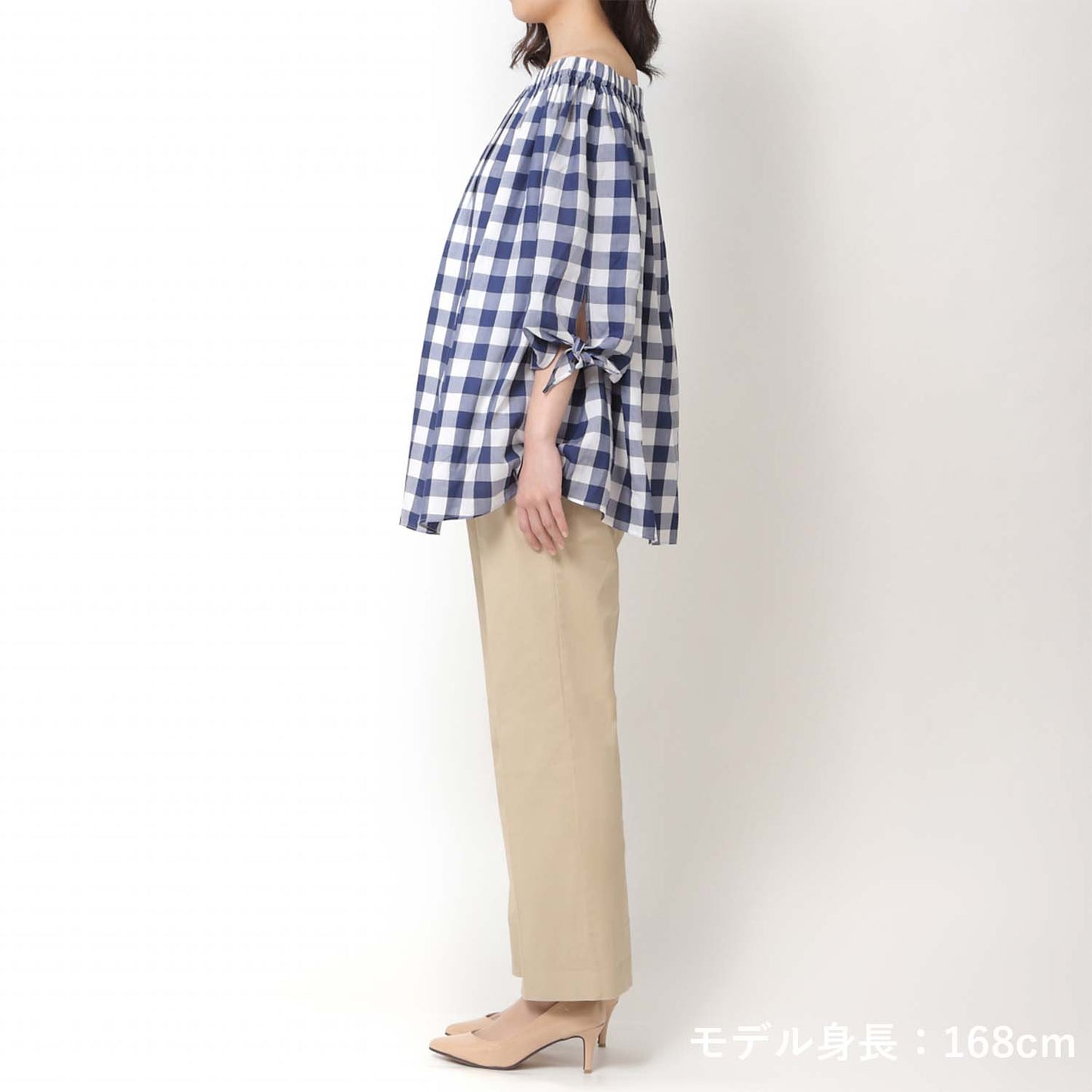2WAYギャザーネックリボン袖ブラウス ネイビー×ホワイト(model:168cm 着用サイズ:SM)