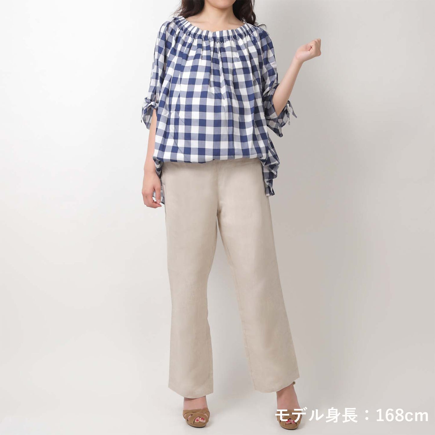 2WAYギャザーネックリボン袖ブラウス ネイビー×ホワイト(model:168cm 着用サイズ:SM)