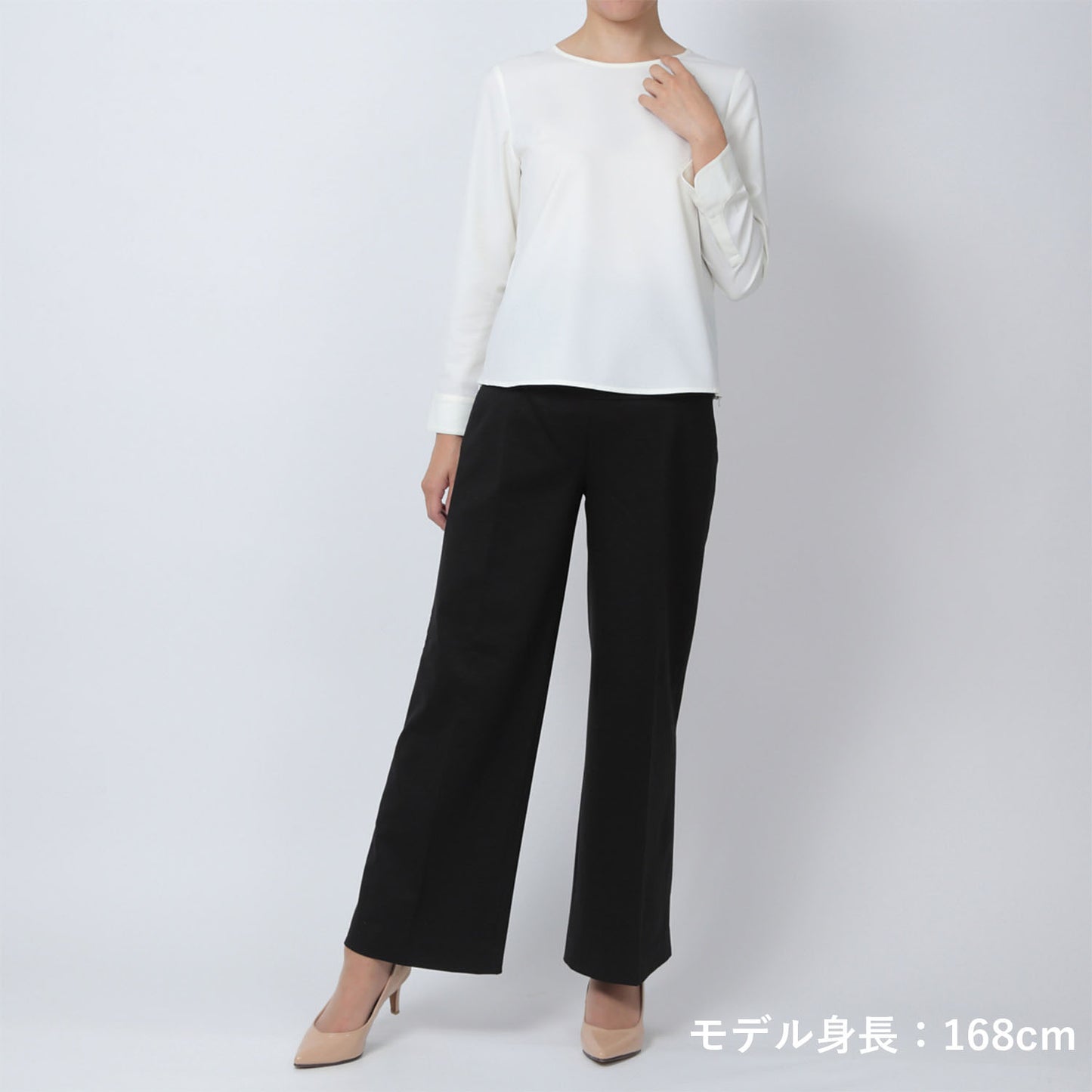 クルーネックウオッシャブルブラウス(model:160cm 着用サイズ:SM)