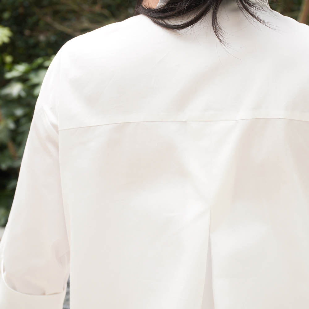 コットンバンドカラーシャツ(model:160cm 着用サイズ:フリー)